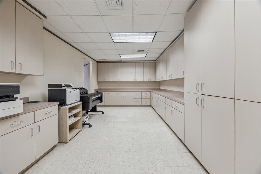 More Photos Of 1701-1707 Tidwell Rd, Houston Warehouse For Sale