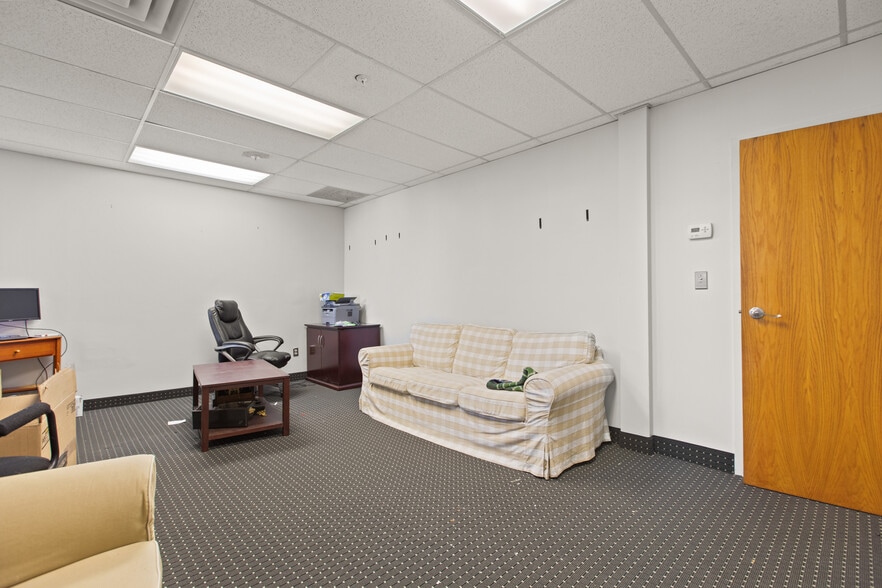 More Photos Of 111 Galway Pl, Teaneck Medical For Lease