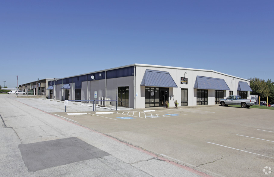 Primary Photo Of 805 Secretary Dr, Arlington Warehouse For Lease