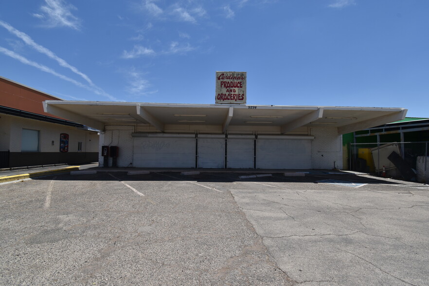 Primary Photo Of 9294 Mccombs St, El Paso Supermarket For Lease