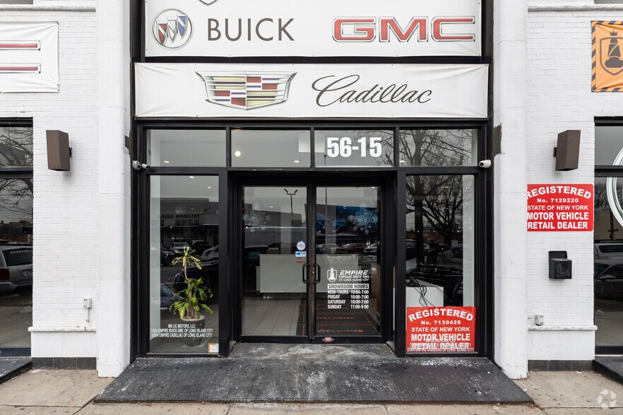More Photos Of 56-15 Northern Blvd, Woodside Showroom For Sale