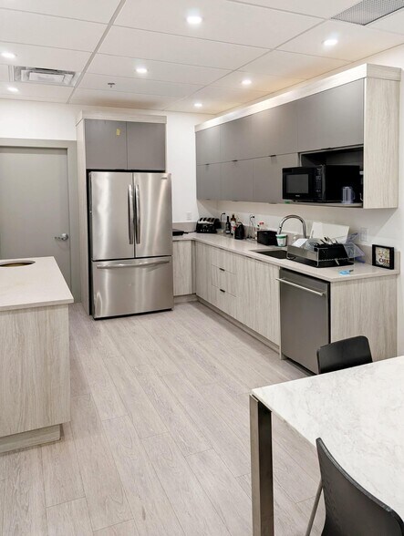 More Photos Of 9525 201st St, Langley Office For Lease