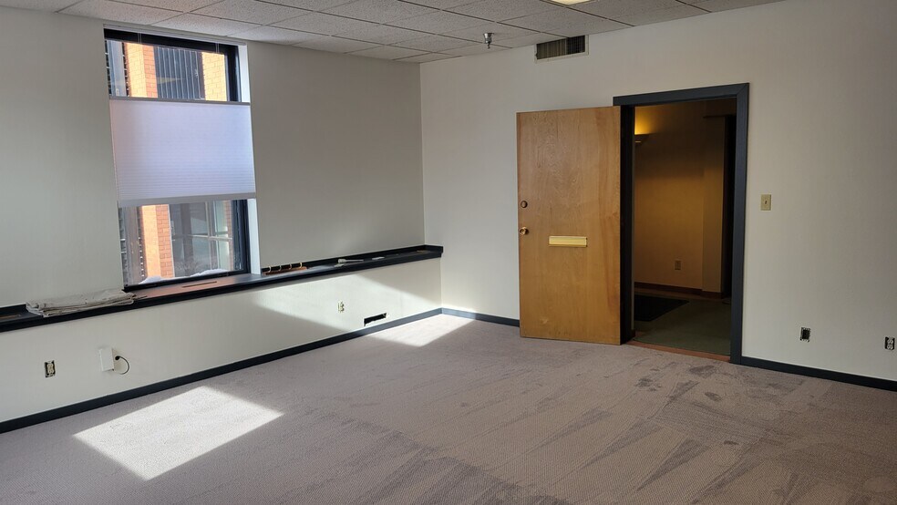 More Photos Of 2027-2035 Broadway, Boulder General Retail For Lease