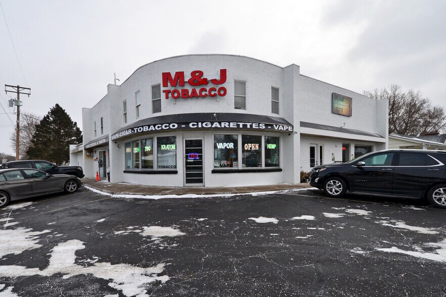 Primary Photo Of 4070 White Bear Ave N, White Bear Lake General Retail For Sale