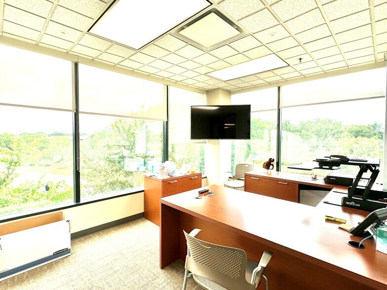 More Photos Of 707 E 80th Pl, Merrillville Business Park For Lease
