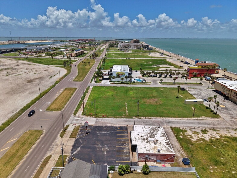 More Photos Of 3314 Surfside Blvd, Corpus Christi Restaurant For Sale