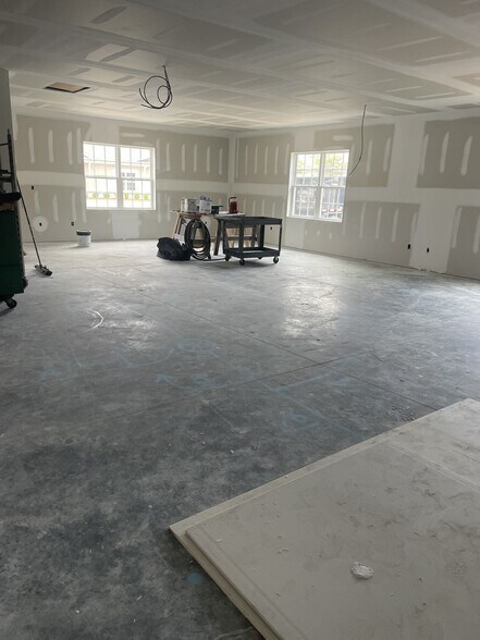 More Photos Of 104 Surgeons Dr, Myrtle Beach Office For Lease