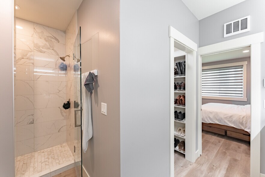 More Photos Of 914 Citadel Dr, Everson Office Residential For Sale