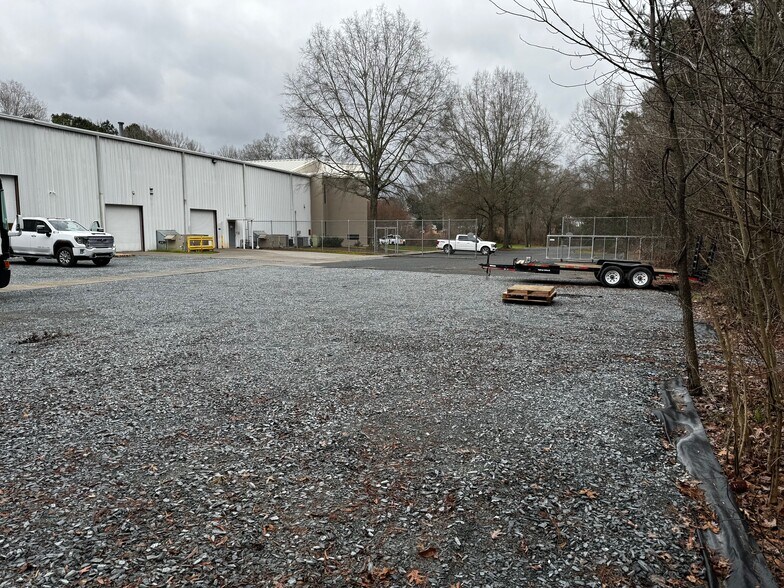 More Photos Of 1127 Curtis St, Monroe Light Manufacturing For Sale