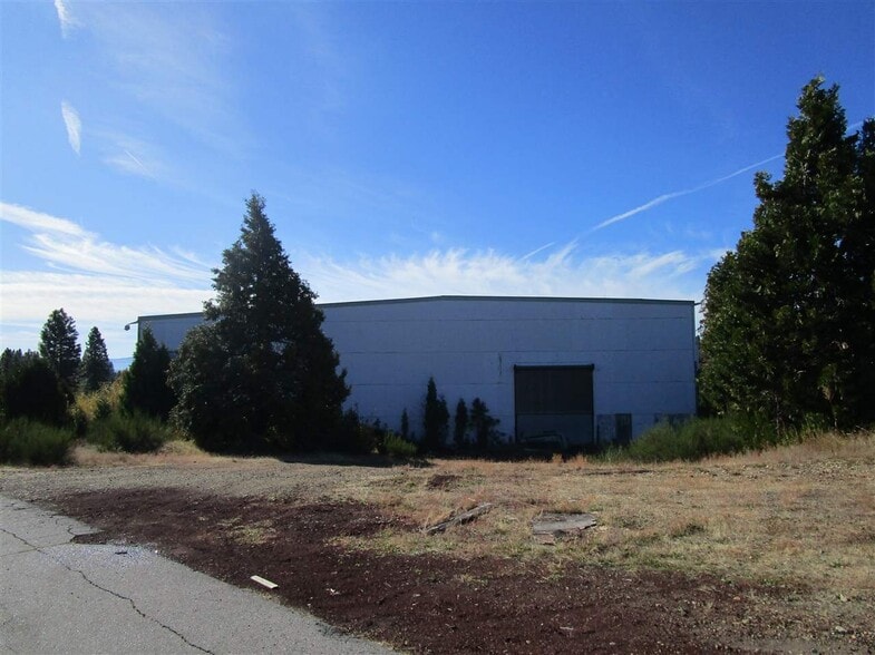 More Photos Of 801 Industrial Way, Mccloud Warehouse For Sale