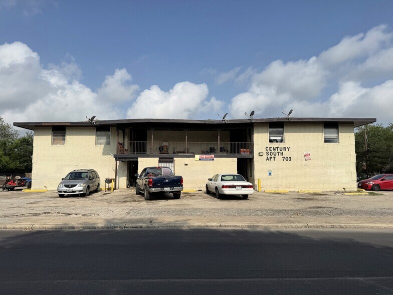 More Photos Of 703 Logwood Ave, San Antonio Apartments For Sale