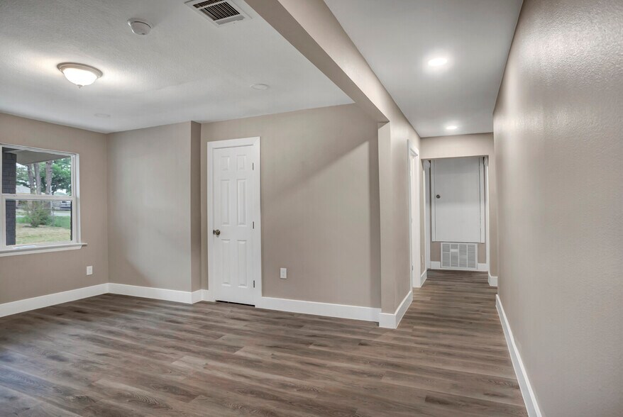 More Photos Of 601 Spring St, Round Rock Office Residential For Lease