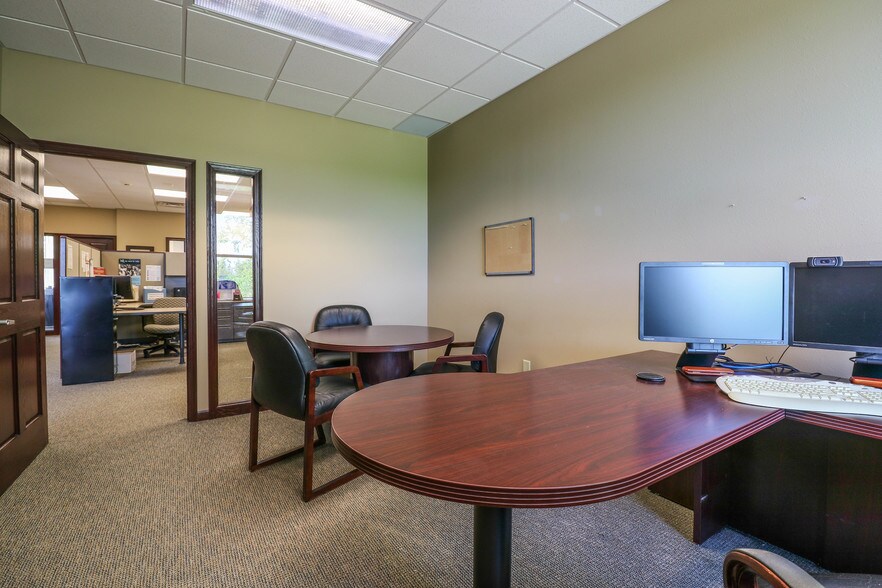 More Photos Of 1990 Godfrey Dr, Waupaca Office For Sale