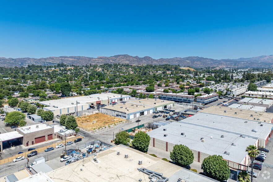 More Photos Of 8411-8421 Canoga Ave, Canoga Park Unknown For Lease