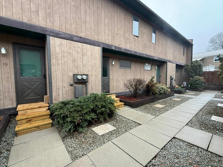 More Photos Of 121-123 S Quarry st, Mount Pleasant Multifamily For Sale