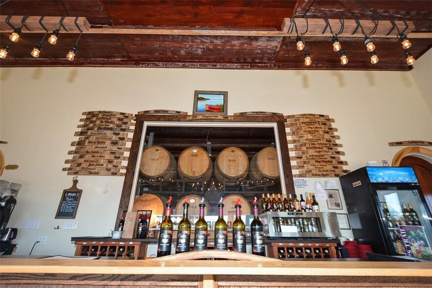 More Photos Of 119 Inland Dr, Talking Rock Winery Vineyard For Sale