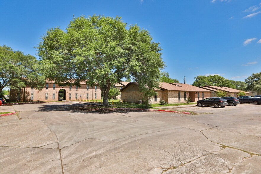 More Photos Of 2910 Old Lane City Rd, Wharton Apartments For Sale