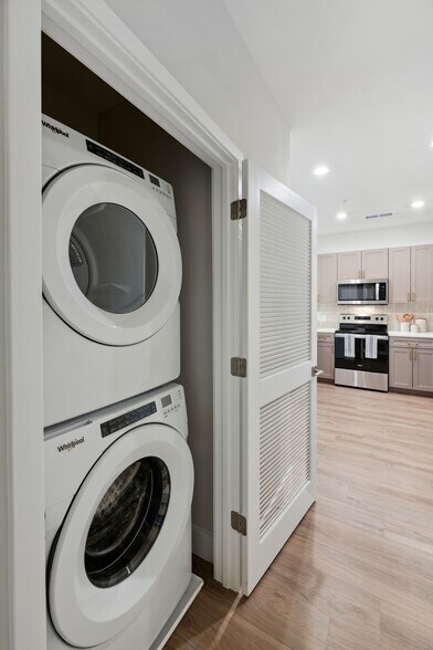 More Photos Of 4040 Gateway Dr, Fairfax Apartments For Lease