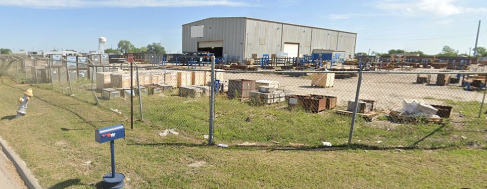 Primary Photo Of 100 E Industrial Blvd, Beeville Manufacturing For Lease