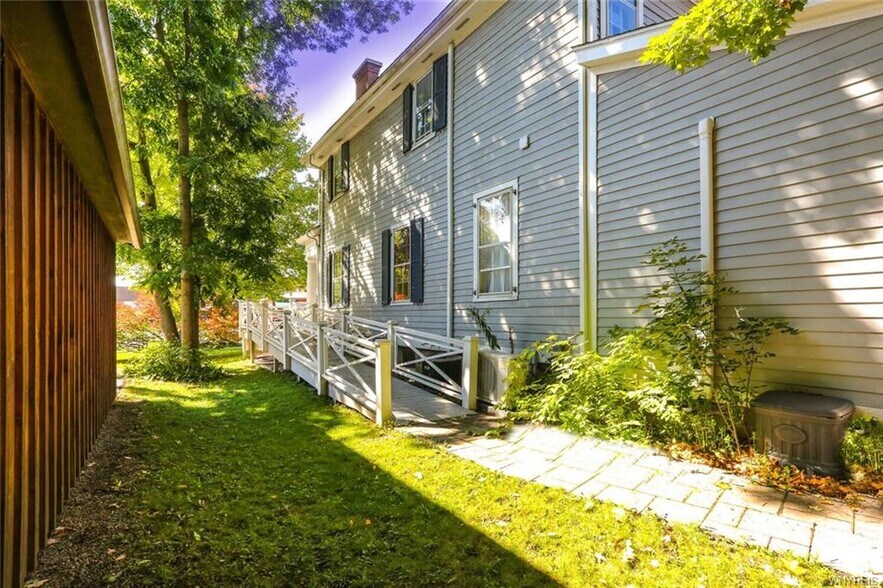 More Photos Of 644 Oakwood Ave, East Aurora Restaurant For Sale