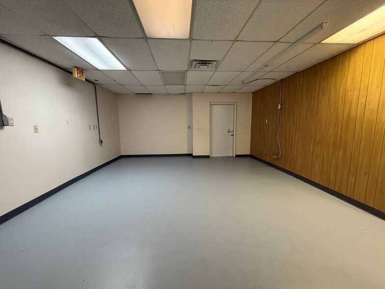 More Photos Of 663 2nd Ln, Vero Beach Warehouse For Sale