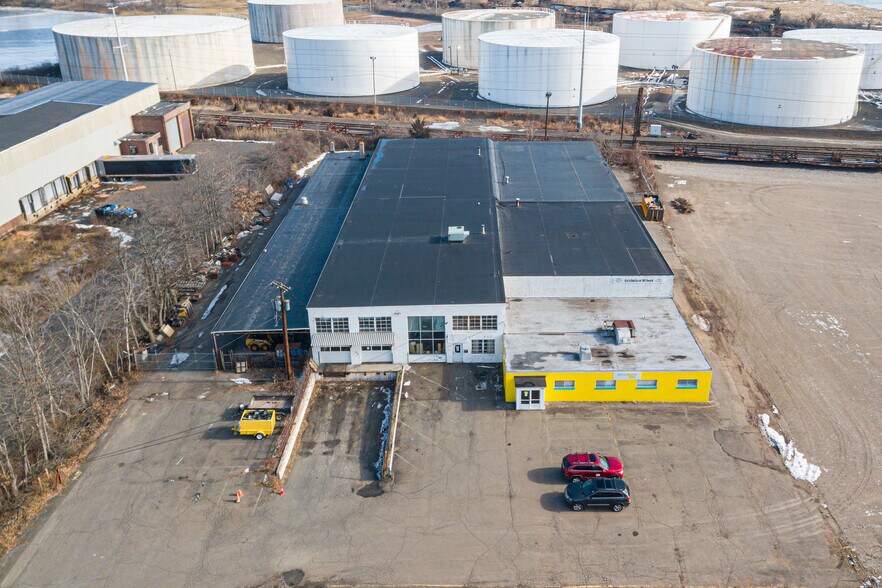 More Photos Of 299 Welton St, Hamden Warehouse For Lease