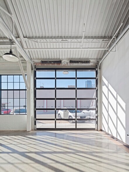 More Photos Of 801 N Broadway Ave, Oklahoma City Storefront Retail Office For Lease