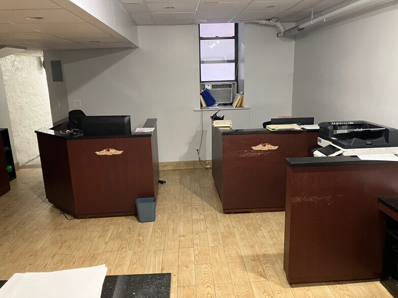 More Photos Of 2430 Tratman Ave, Bronx Apartments For Lease