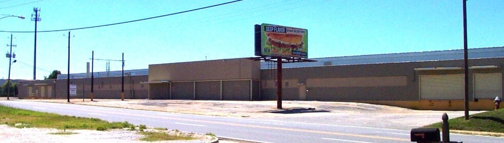 More Photos Of 1511 Telegraph Rd, Chickasaw Warehouse For Lease