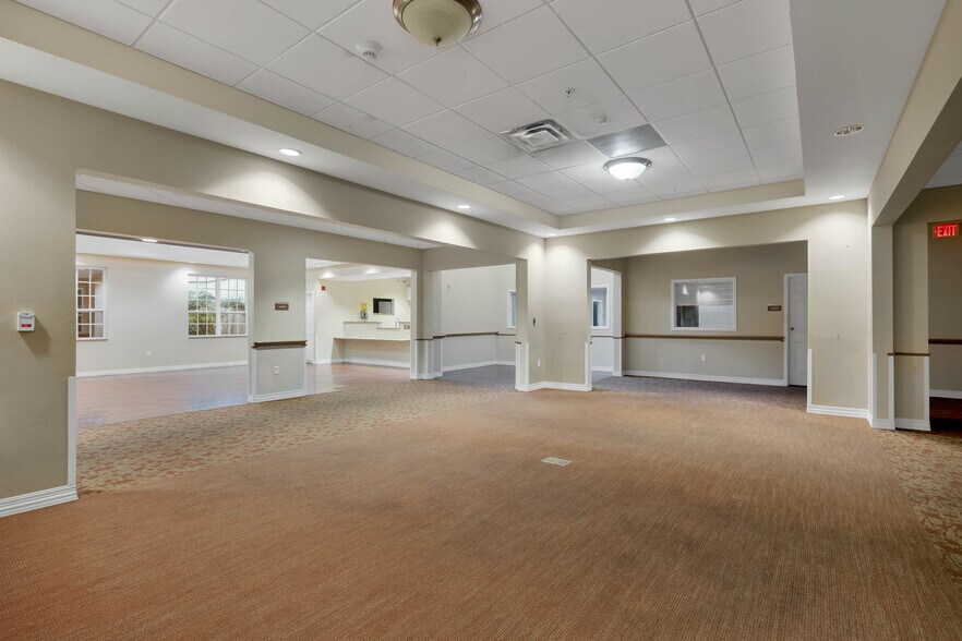 More Photos Of 654 N Econlockhatchee Trl, Orlando Healthcare For Sale