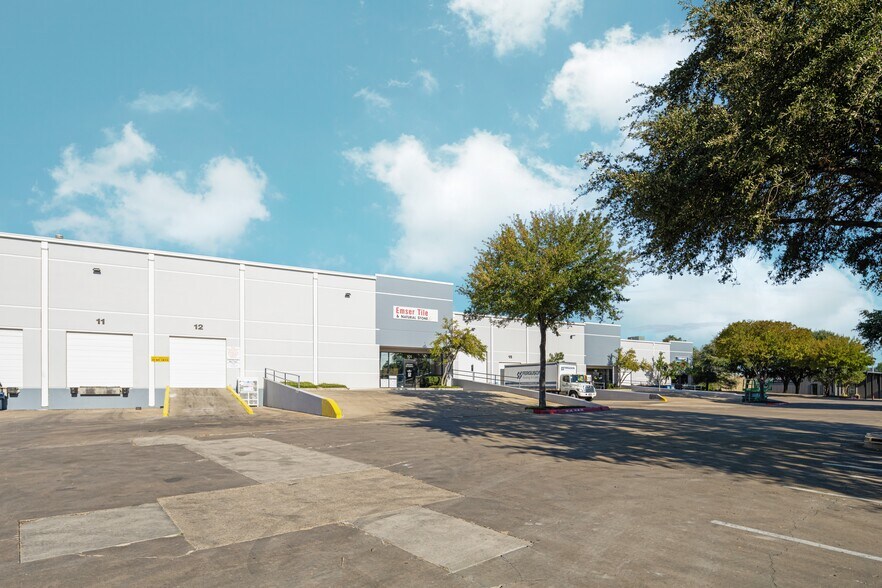 More Photos Of 2315 Rutland Dr, Austin Warehouse For Lease