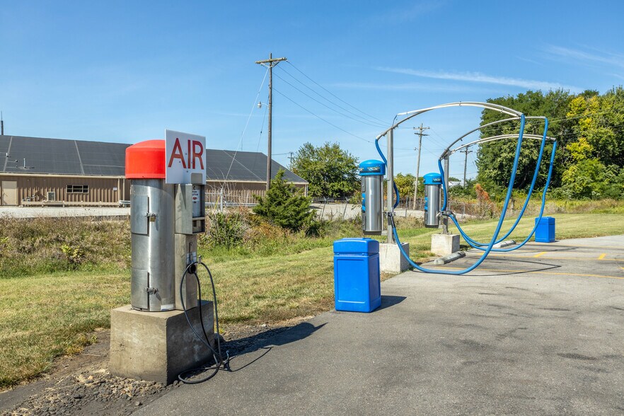 More Photos Of 1600 Washington Ave, Frankfort Specialty For Sale