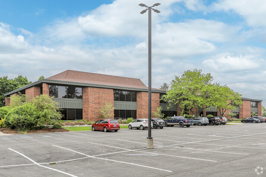 Primary Photo Of 3040 Charlevoix Dr SE, Grand Rapids Office For Lease
