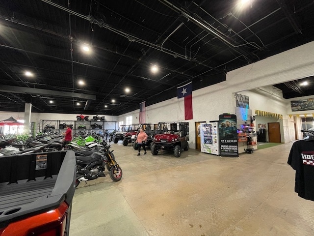 More Photos Of 13700 N Stemmons Fwy, Farmers Branch Freestanding For Lease