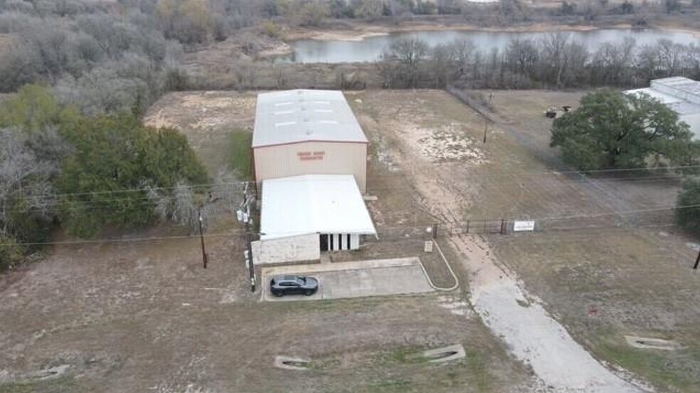 More Photos Of 5902 W State Highway 71, La Grange Industrial For Lease