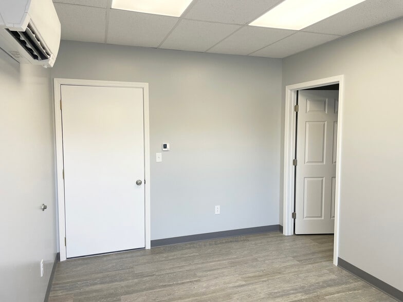 More Photos Of 1700 Grafton Rd, Morgantown Industrial For Lease