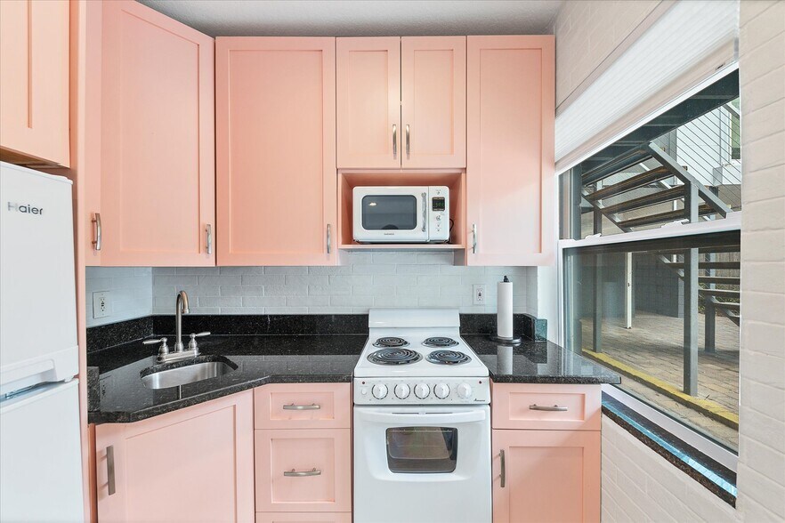 More Photos Of 1236 13th St, Sarasota Apartments For Sale