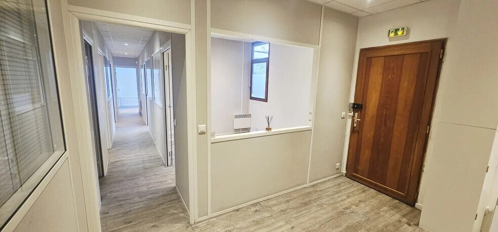 More Photos Of 250 Avenue Du Président Wilson, Saint-Denis Office For Sale