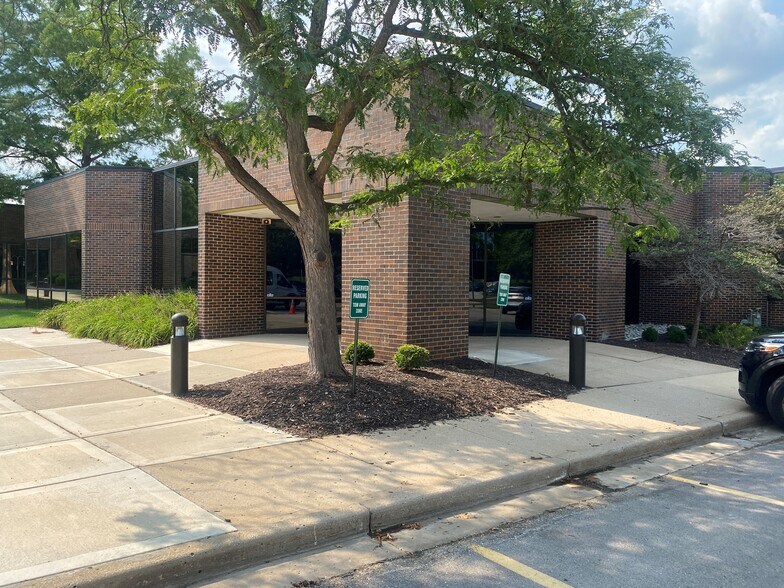 More Photos Of 5330 College Blvd, Overland Park Medical For Sale