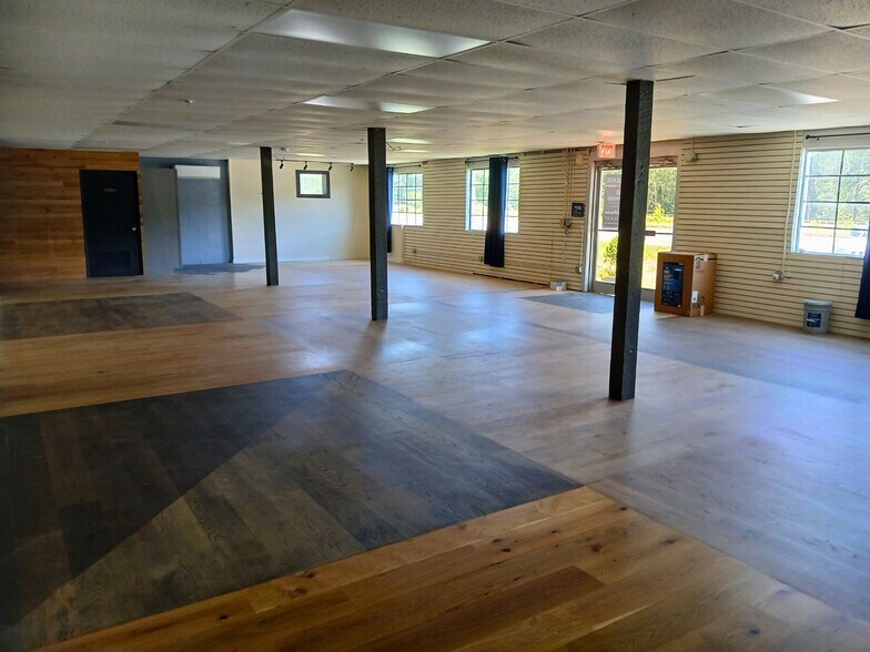More Photos Of 3154-3156 US 70 Hwy, Black Mountain Office For Lease