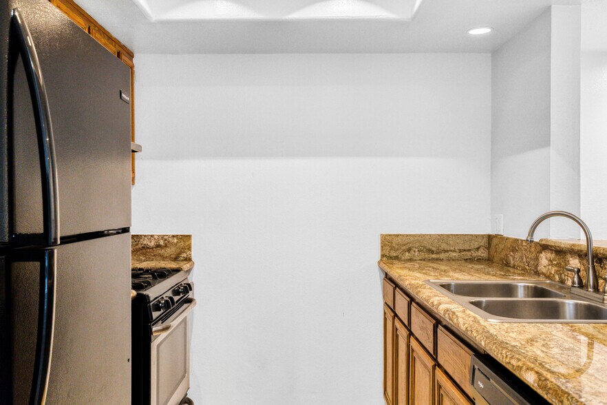 More Photos Of 511 S Carondelet St, Los Angeles Apartments For Sale