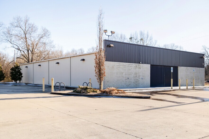 More Photos Of 5226 Highway 61, Memphis Freestanding For Lease