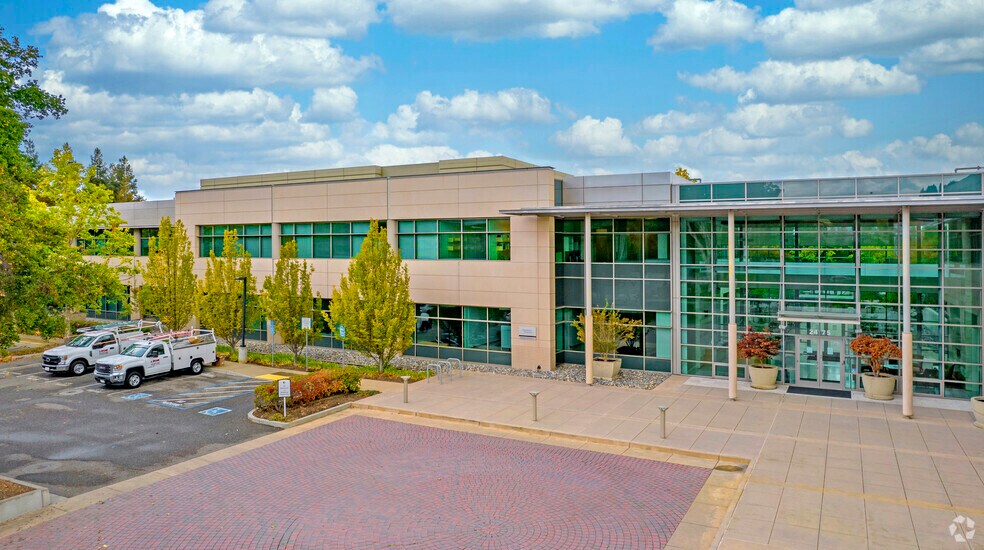 More Photos Of 2475 Hanover St, Palo Alto Office For Lease