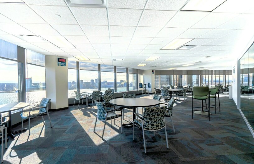 More Photos Of 600 Renaissance Ctr, Detroit Office For Lease