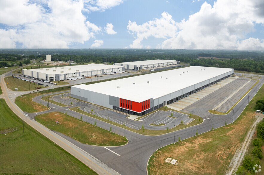 More Photos Of 1127 Woods Chapel Rd, Duncan Distribution For Lease