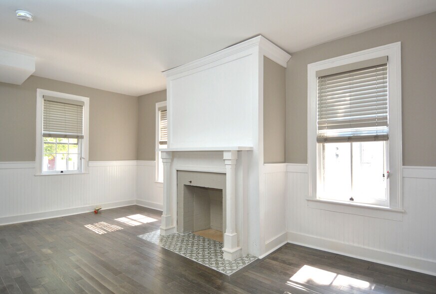 More Photos Of 20 Leigh St, Clinton Township Apartments For Sale
