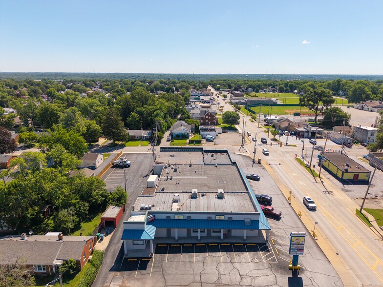 More Photos Of 800 Theodore, Crest Hill Convenience Store For Sale