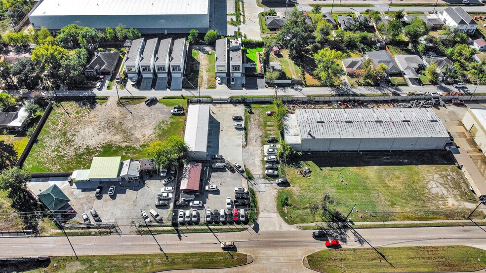 More Photos Of 6549 W Tidwell Rd, Houston Auto Dealership For Lease