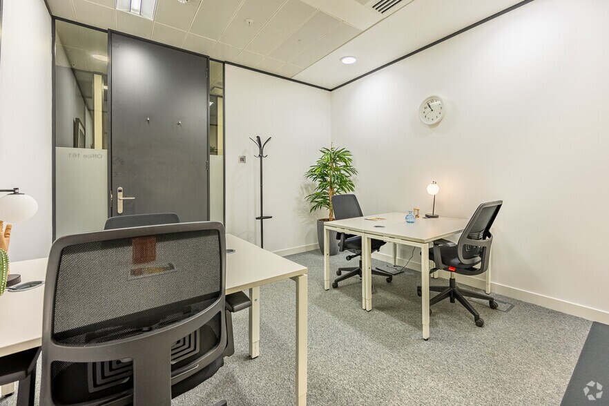 More Photos Of 1 West Regent St, Glasgow Coworking Space