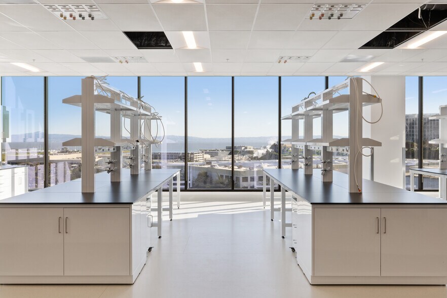 More Photos Of 499 Forbes Blvd, South San Francisco Research And Development For Lease
